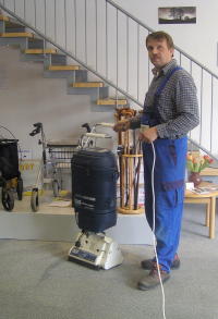 Reinigung mit HOST-Extractor VAC